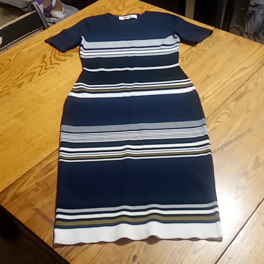 Diane Von Furstenberg Womens SMALL Maxi Dress Preowned Short Sleeve Casual Work